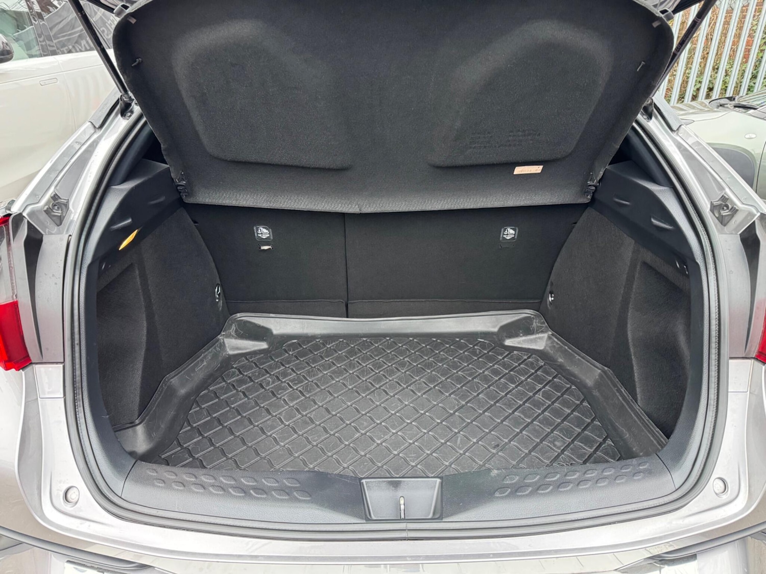 Used Toyota C-HR 2018 for sale - 77067103: Photo 38