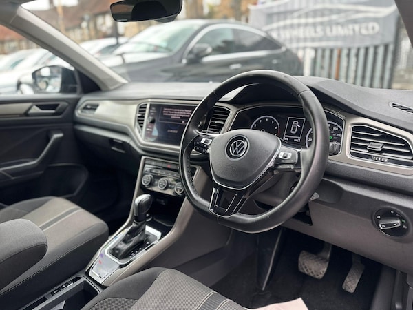 Used Volkswagen T-Roc 2021 for sale - 76032235: Photo 12