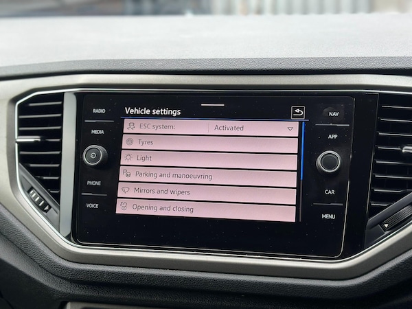 Used Volkswagen T-Roc 2021 for sale - 76032235: Photo 29