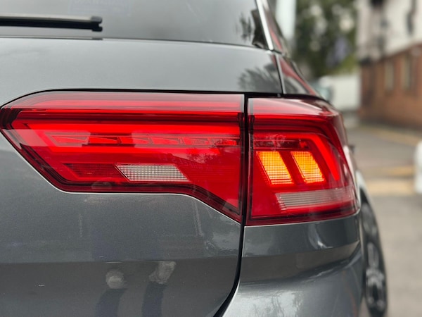 Used Volkswagen T-Roc 2021 for sale - 76032235: Photo 35