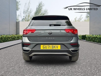 Used Volkswagen T-Roc 2021 for sale - 76032235: Photo 4