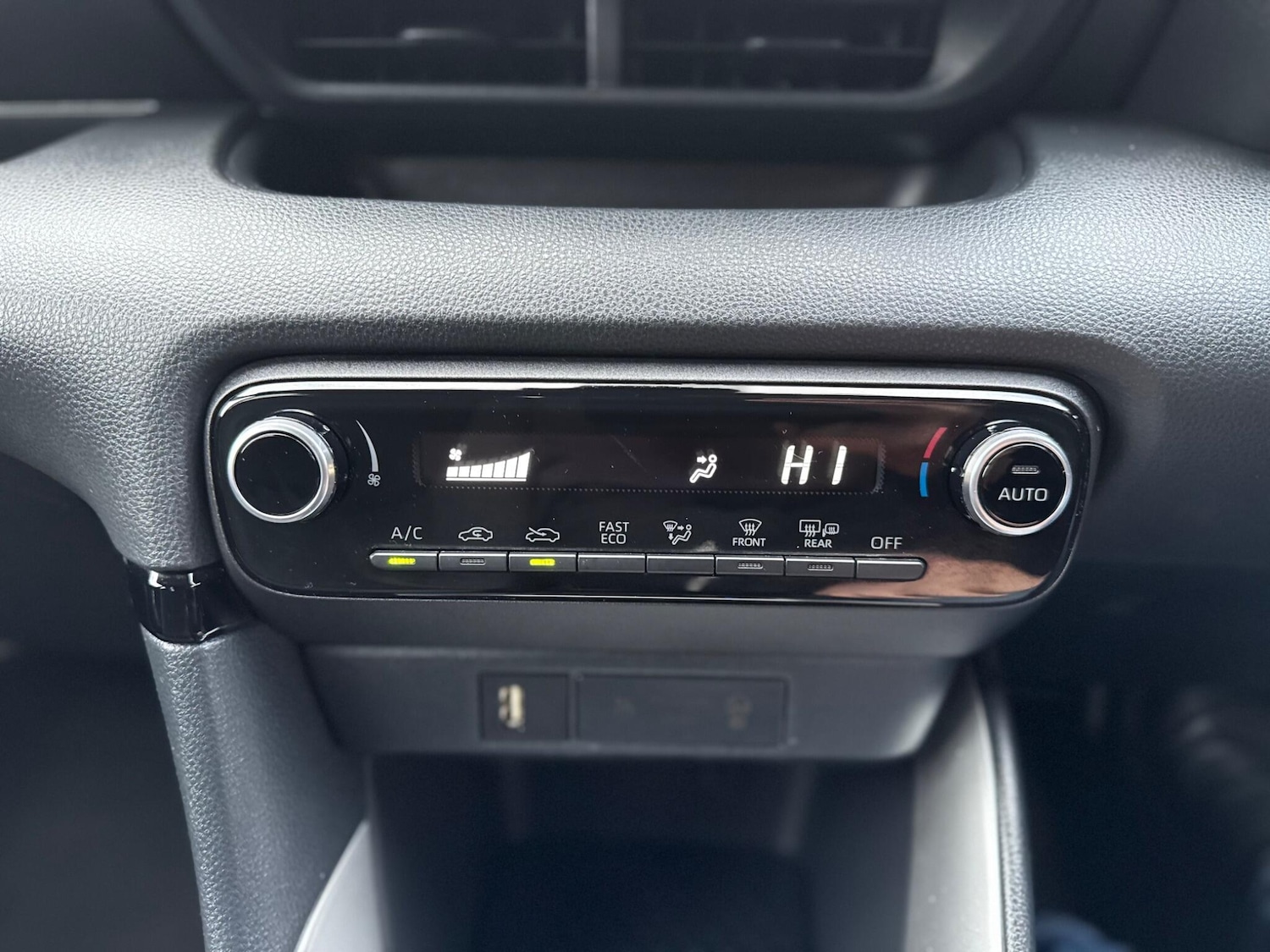 Used Toyota Yaris 2021 for sale - 77344448: Photo 32