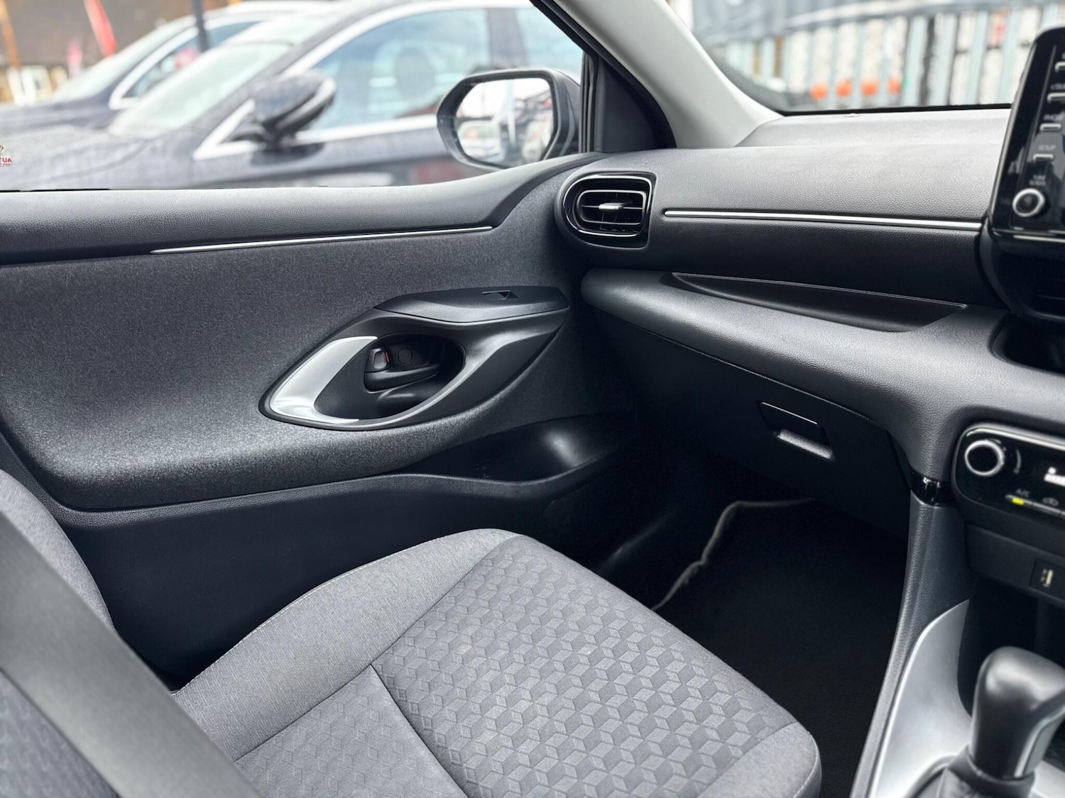 Used Toyota Yaris 2021 for sale - 77344448: Photo 36