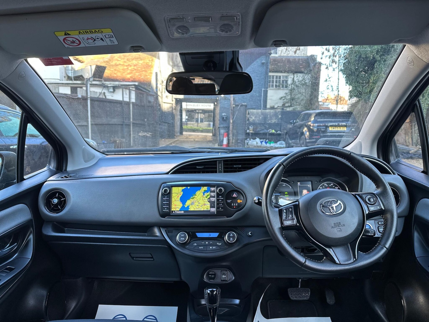 Used Toyota Yaris 2018 for sale - 77109839: Photo 24