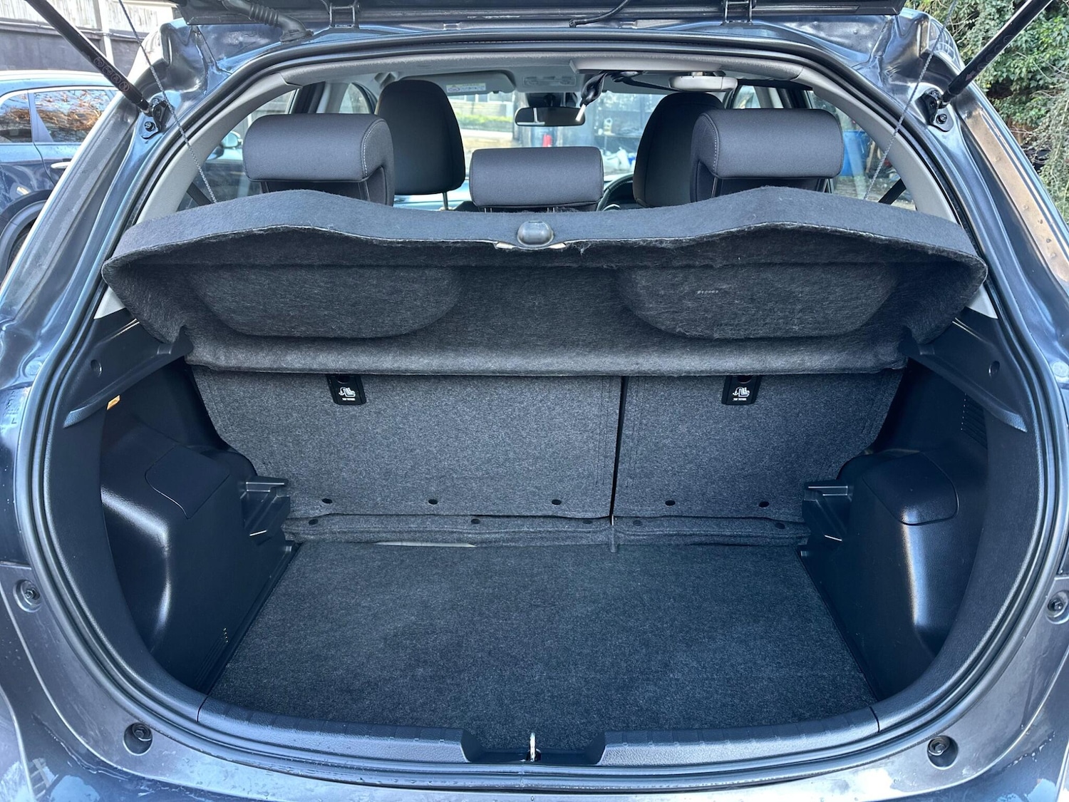 Used Toyota Yaris 2018 for sale - 77109839: Photo 32