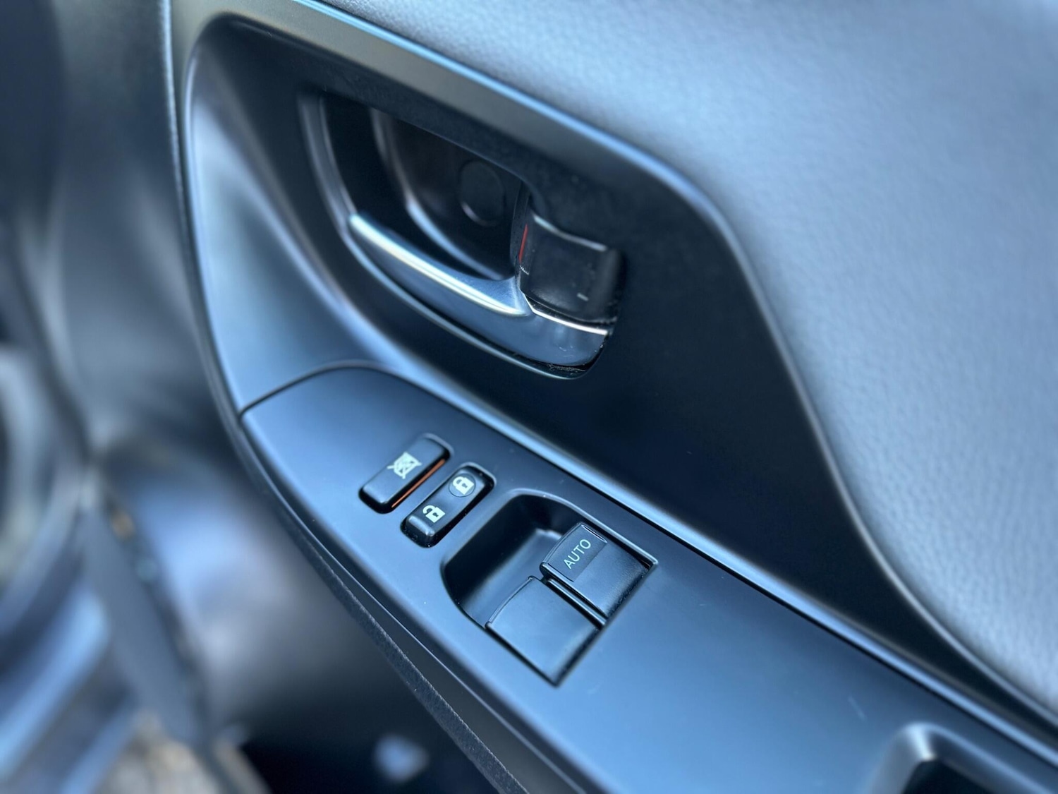 Used Toyota Yaris 2018 for sale - 77109839: Photo 36