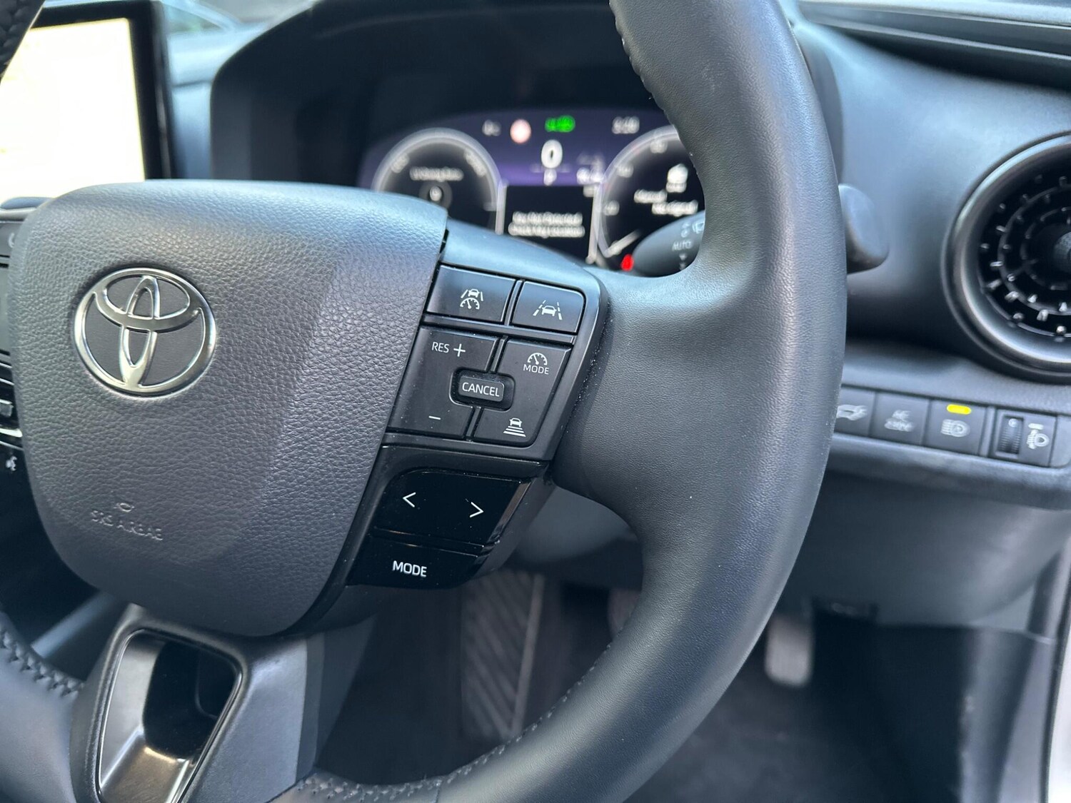 Used Toyota C-HR 2024 for sale - 77120816: Photo 16