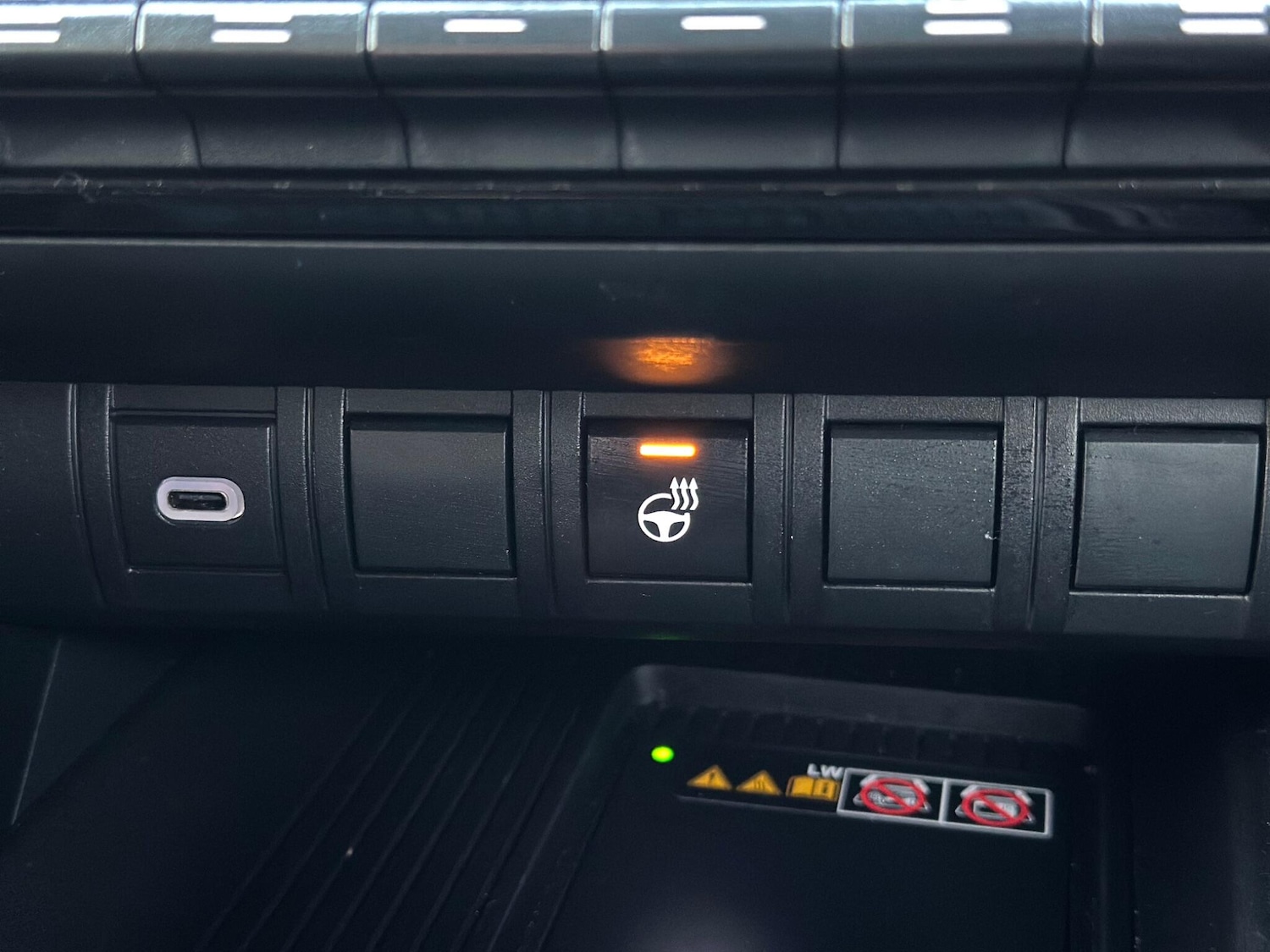 Used Toyota C-HR 2024 for sale - 77120816: Photo 31