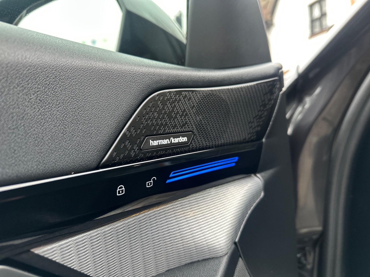 Used BMW 5 Series 2024 for sale - 77040127: Photo 32