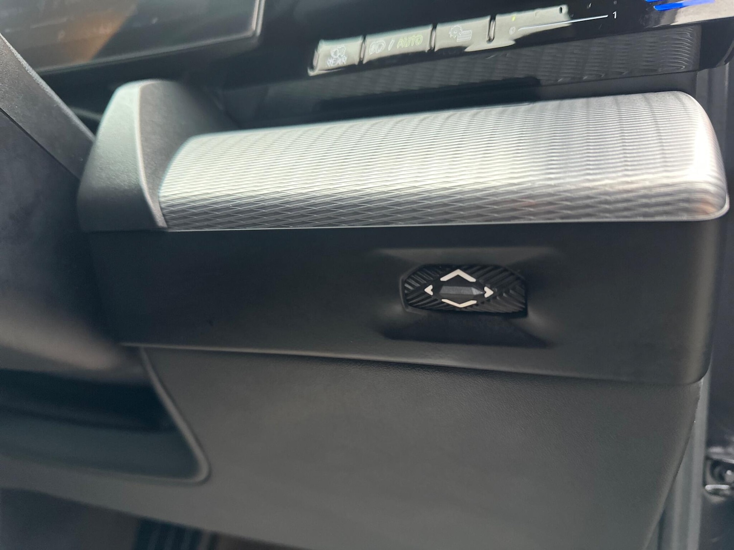 Used BMW 5 Series 2024 for sale - 77040127: Photo 37