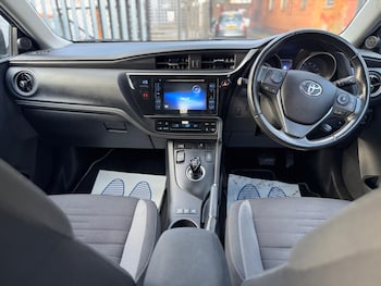 Used Toyota Auris 2018 for sale - 77238610: Photo