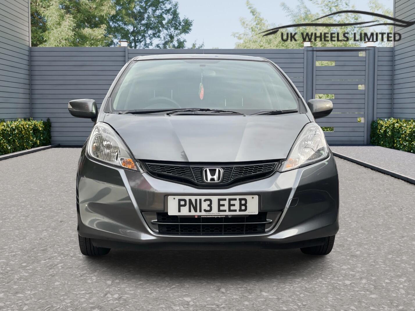 Used Honda Jazz 2013 for sale - 76108937: Photo 3