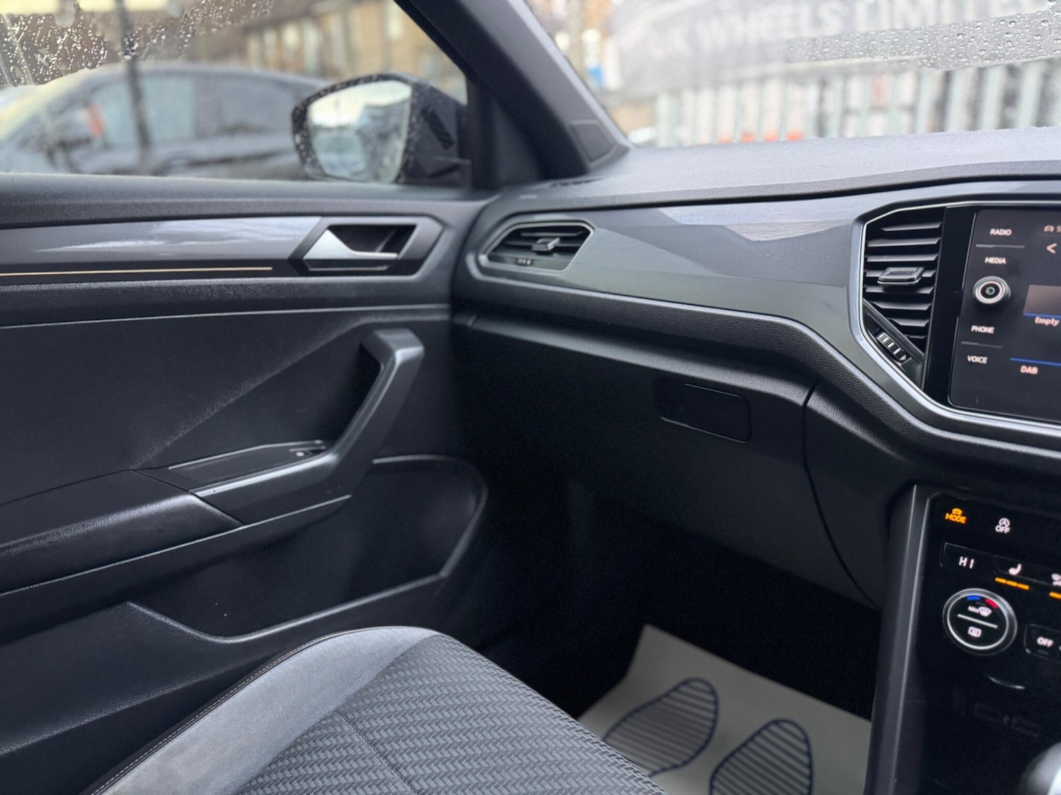 Used Volkswagen T-Roc 2019 for sale - 77573943: Photo 11