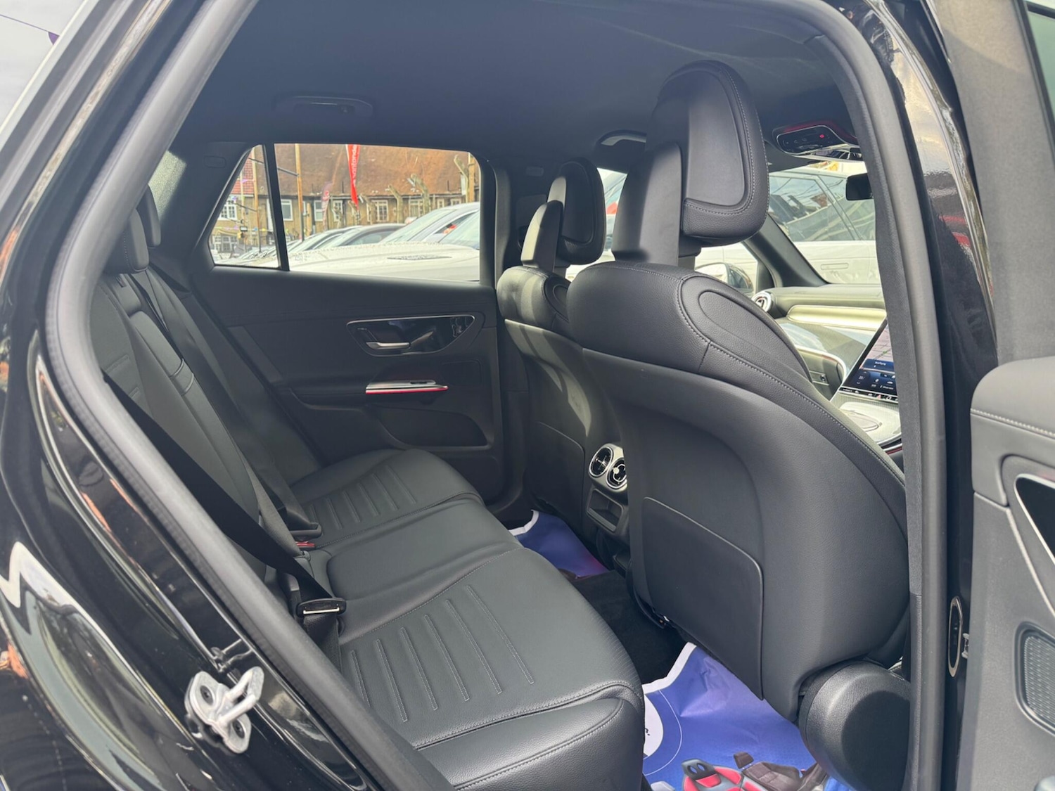 Used Mercedes-Benz GLC 2023 for sale - 76498464: Photo 18