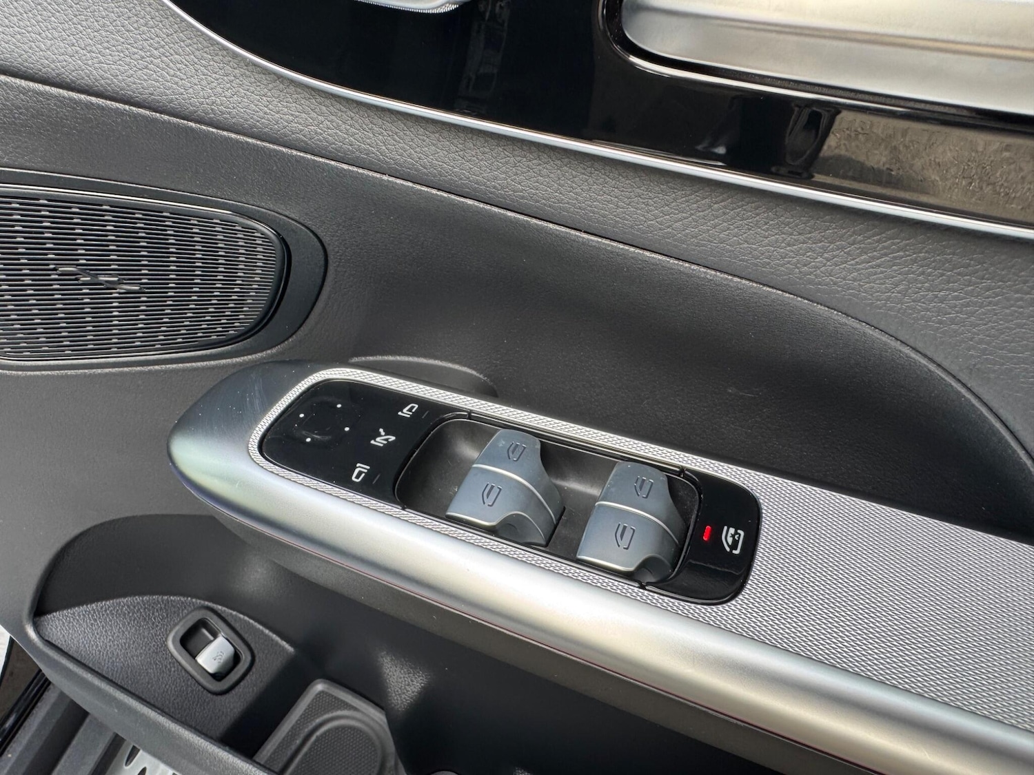 Used Mercedes-Benz GLC 2023 for sale - 76498464: Photo 37