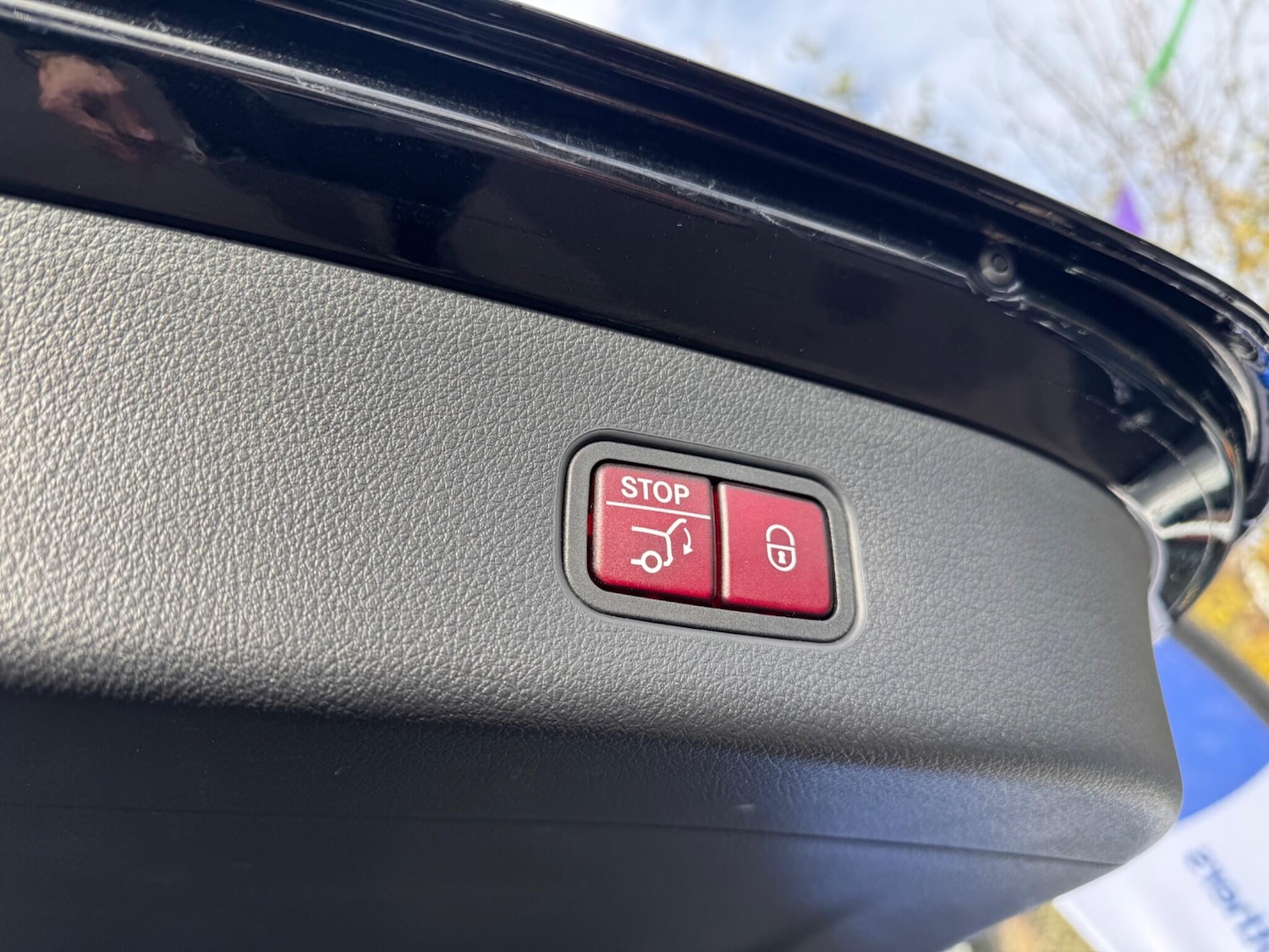 Used Mercedes-Benz GLC 2023 for sale - 76498464: Photo 51