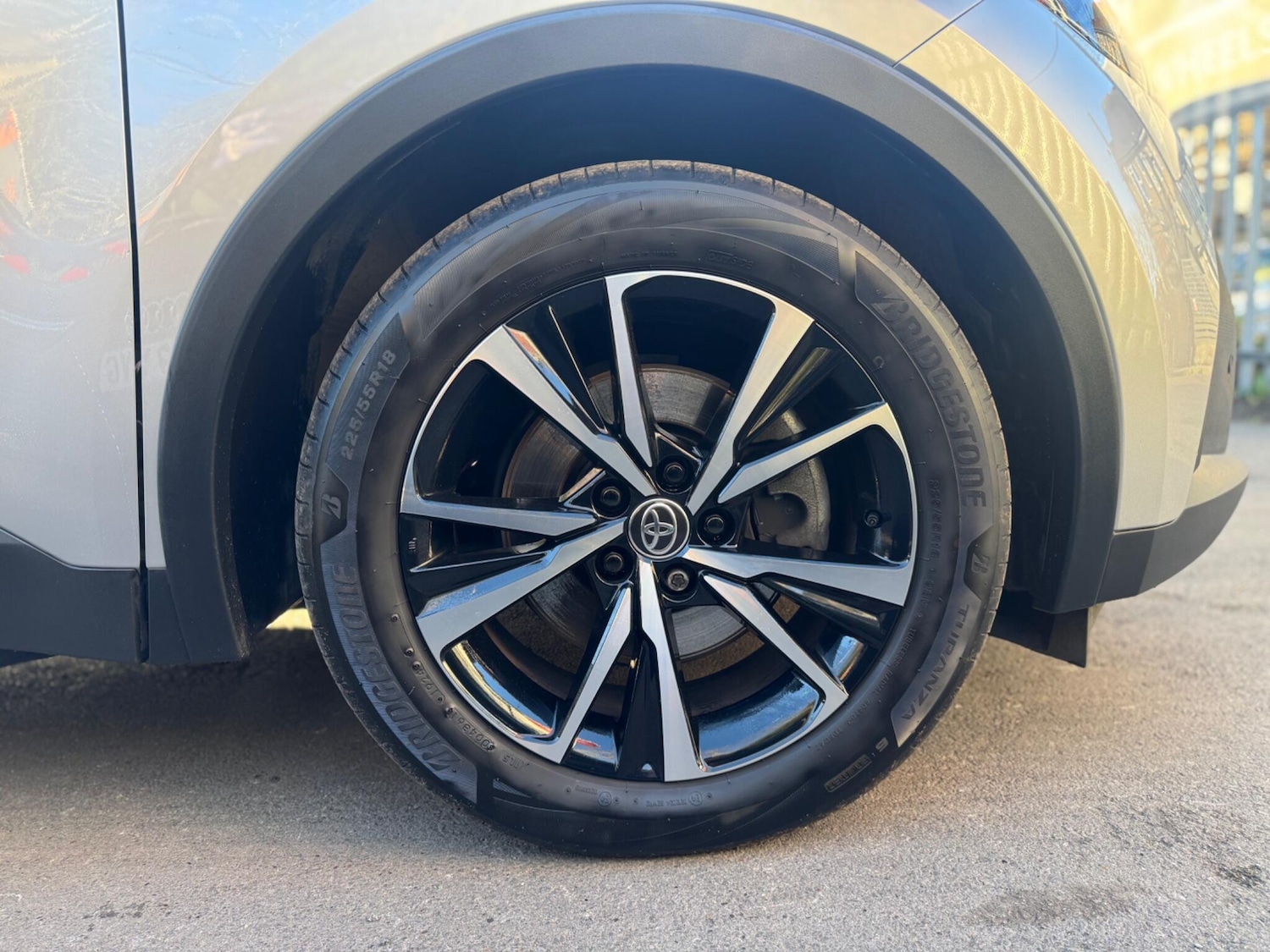 Used Toyota C-HR 2024 for sale - 77119790: Photo 32