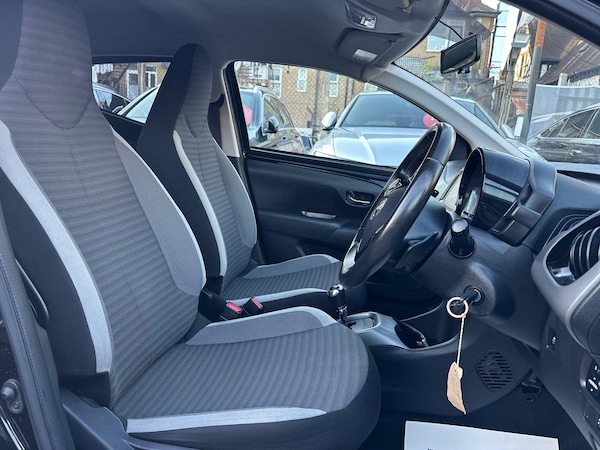 Used Toyota AYGO 2018 for sale - 76108739: Photo 11