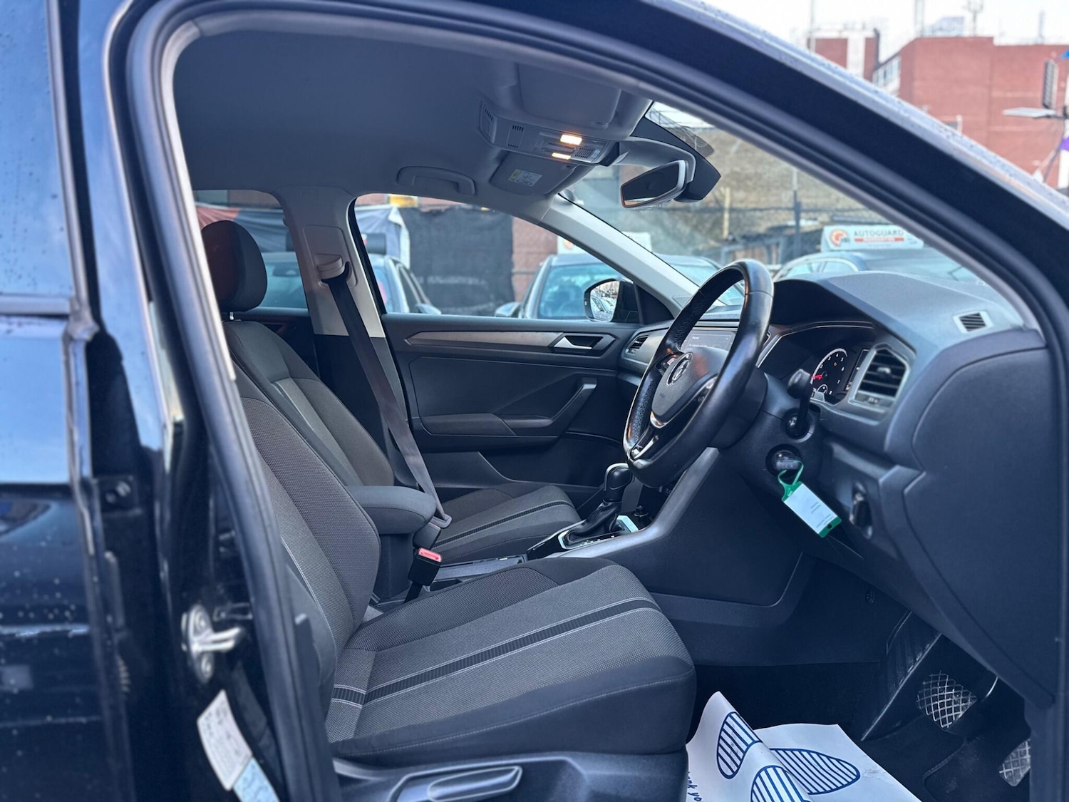 Used Volkswagen T-Roc for sale - 77704942: Photo 12