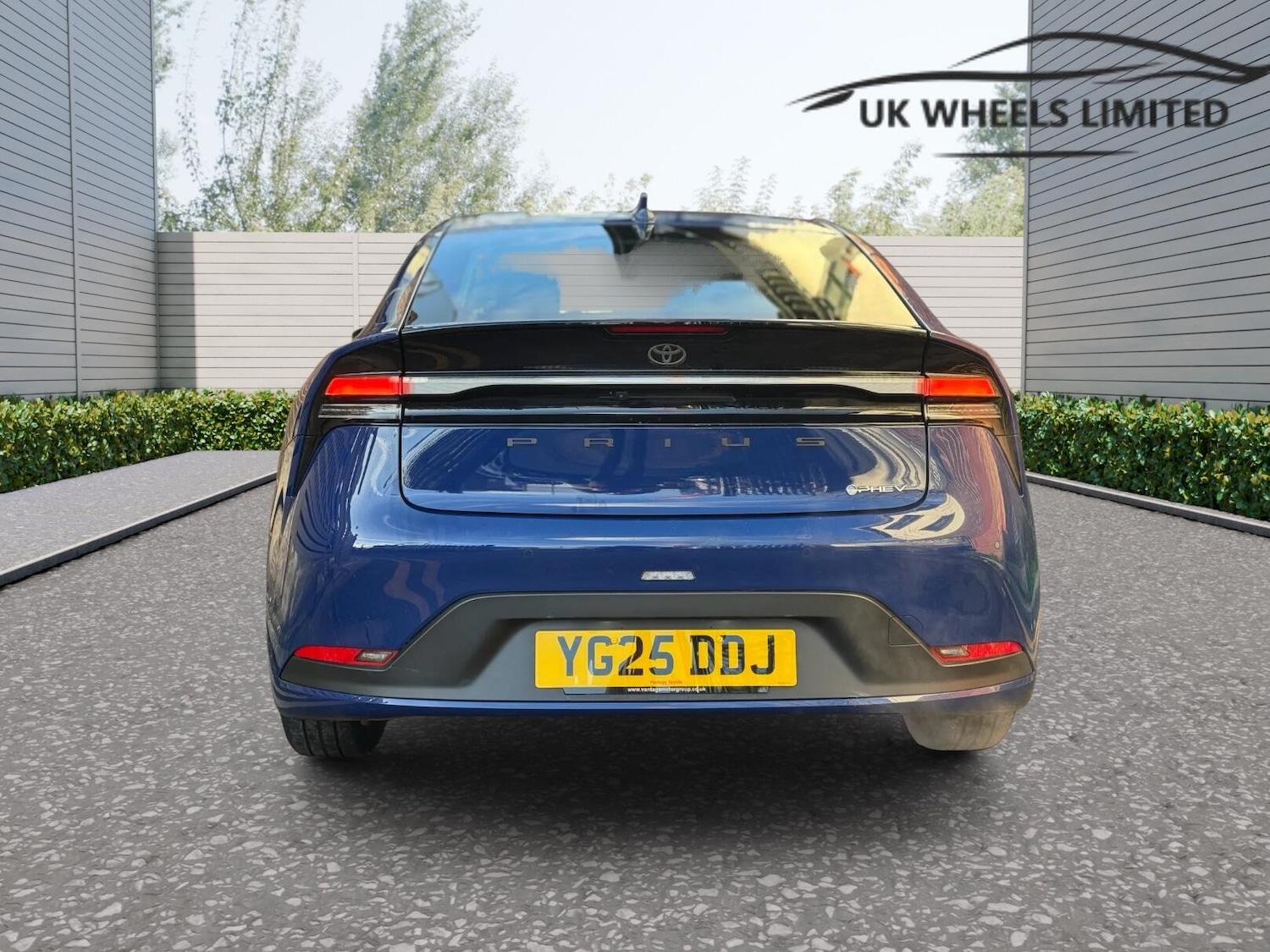 Used Toyota Prius 2025 for sale - 77131901: Photo 4