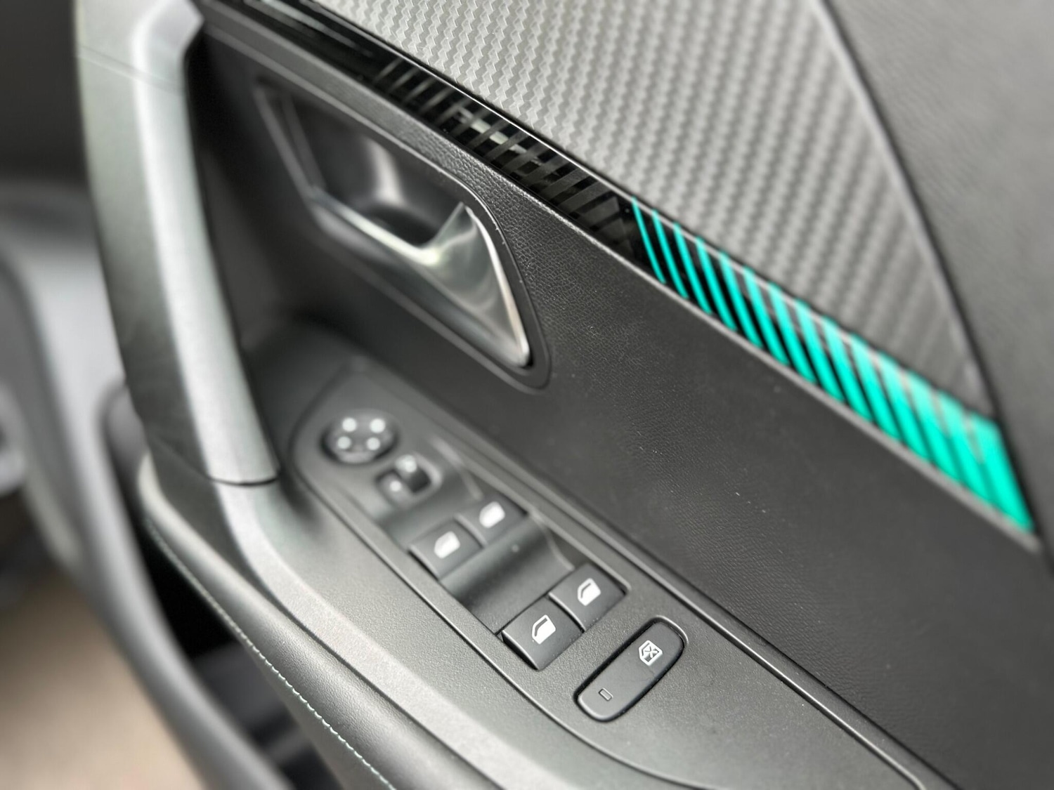 Used Peugeot 2008 2022 for sale - 76989405: Photo 29