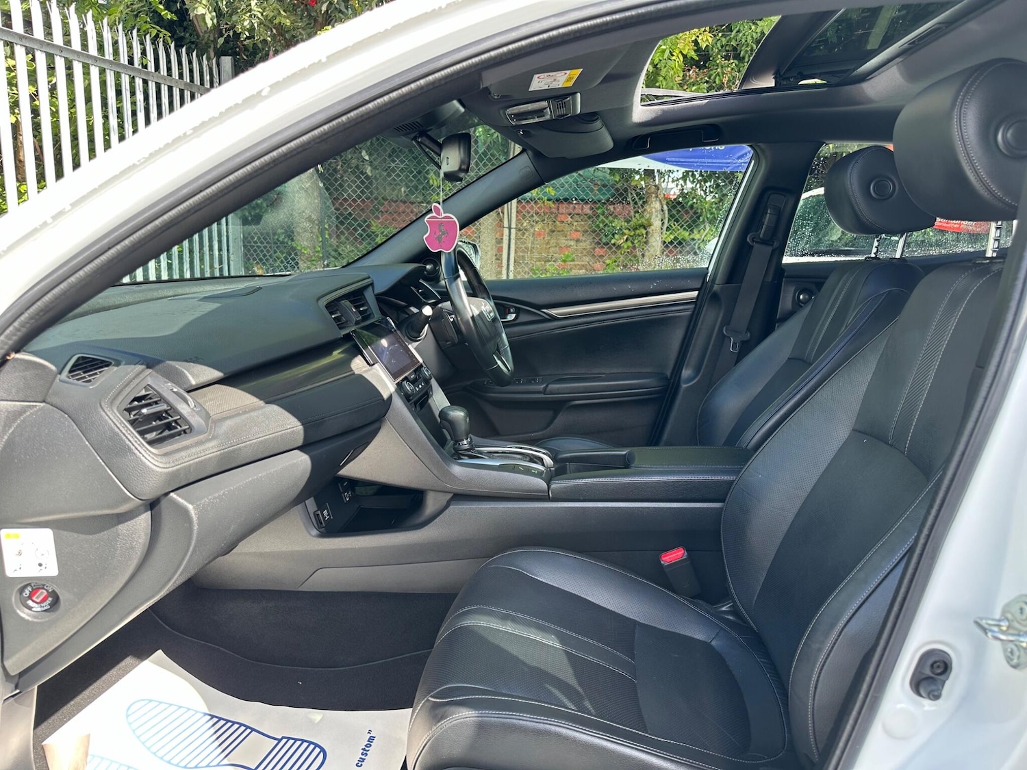 Used Honda Civic 2018 for sale - 76989043: Photo 30