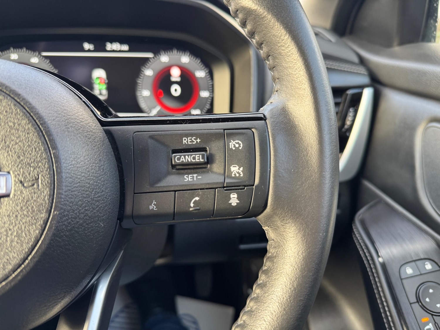 Used Nissan X-Trail for sale - 77238067: Photo 24