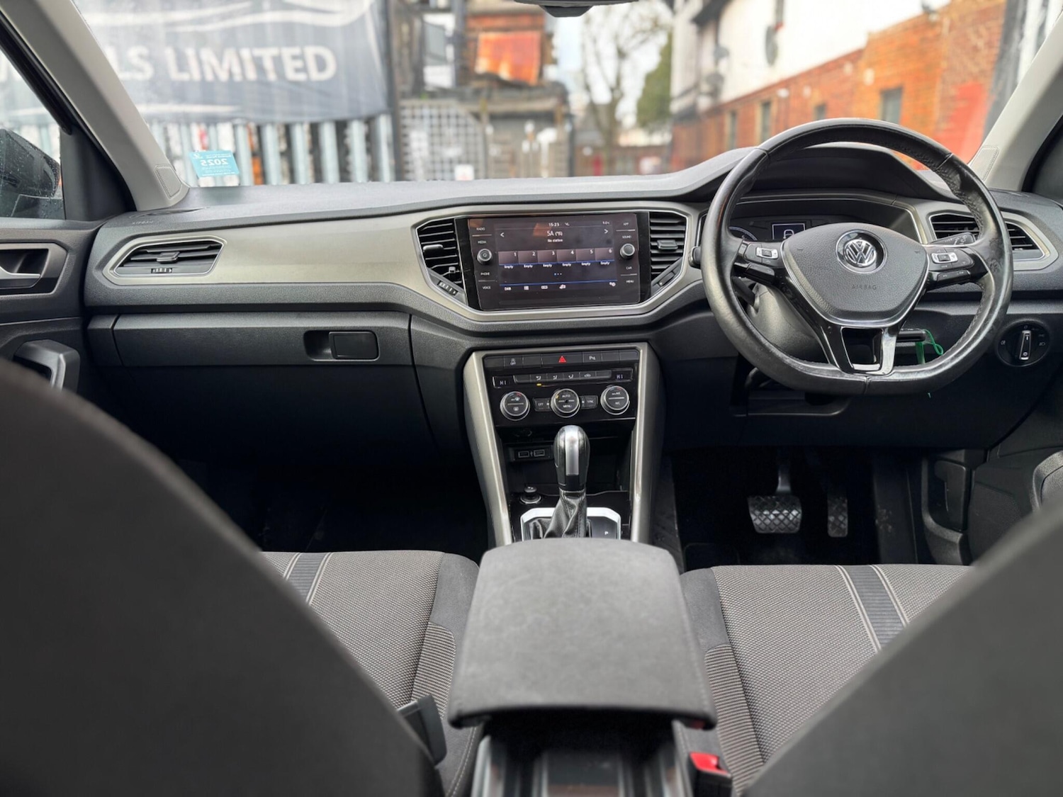 Used Volkswagen T-Roc for sale - 77344309: Photo 11