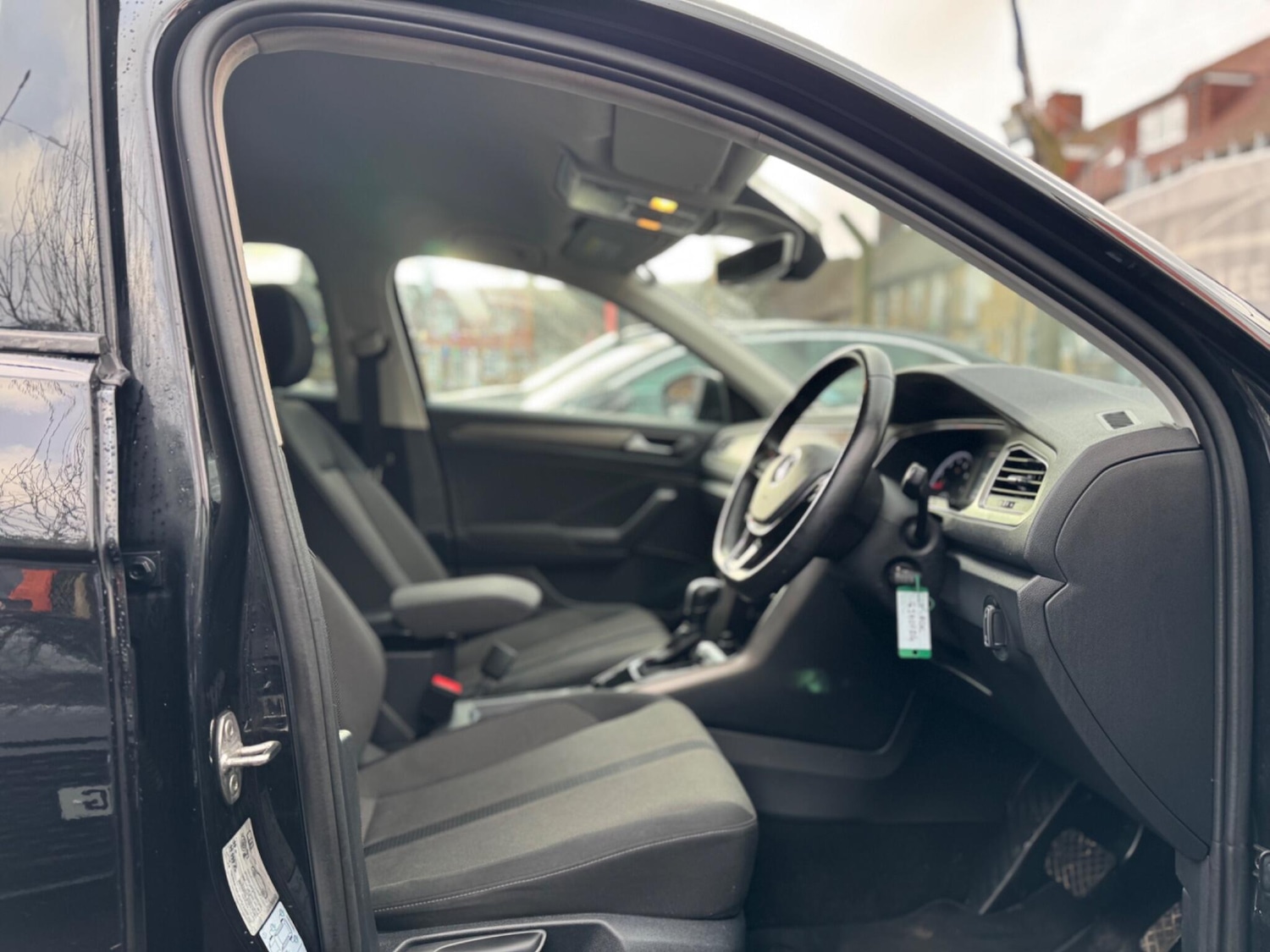 Used Volkswagen T-Roc for sale - 77344309: Photo 13