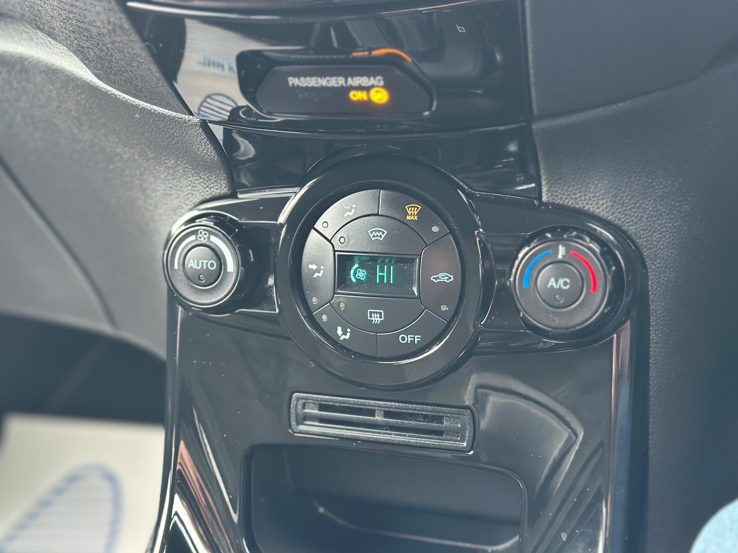 Used Ford Fiesta 2015 for sale - 77082078: Photo 23