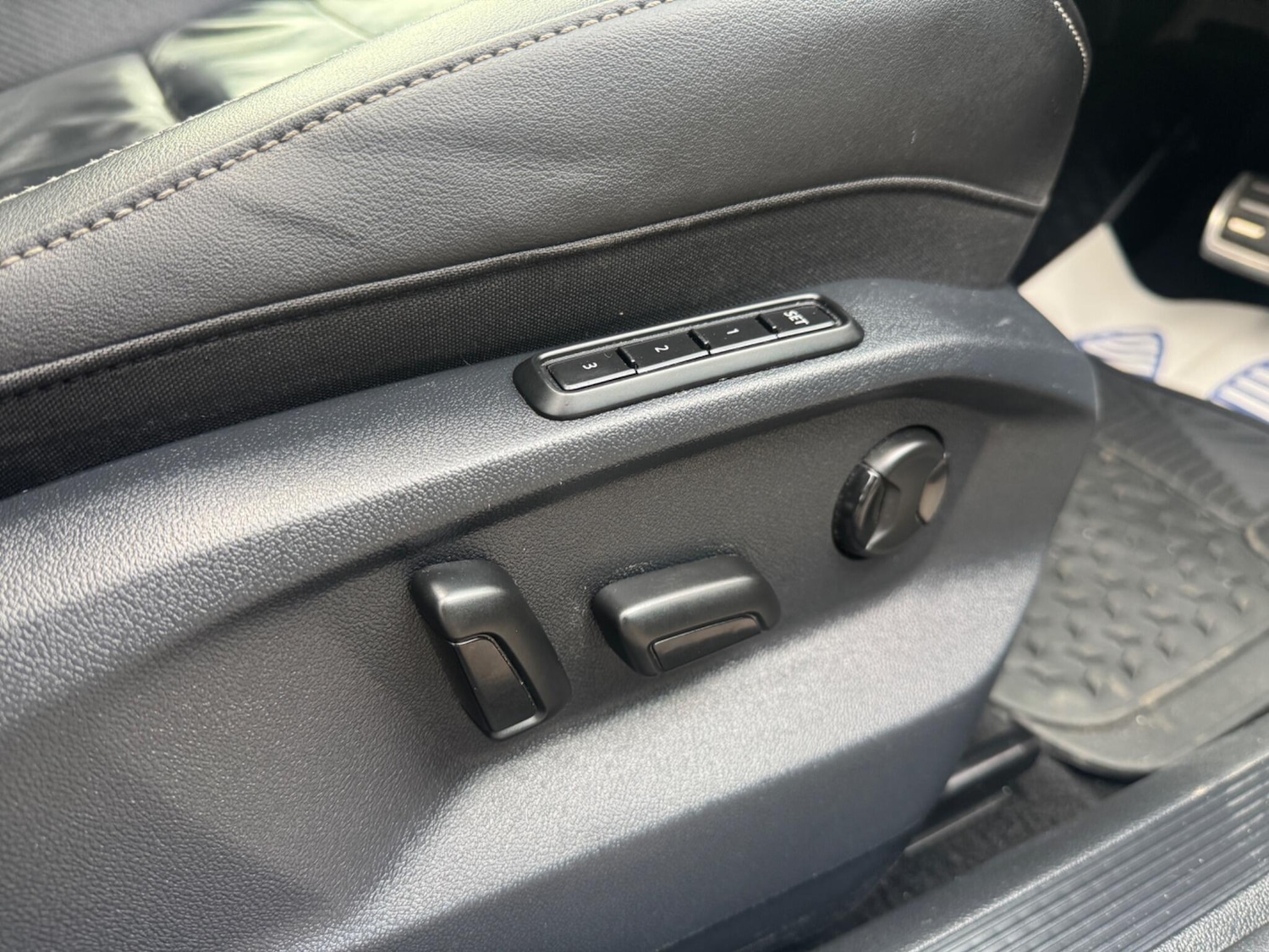 Used Volkswagen T-Roc for sale - 77704814: Photo 26