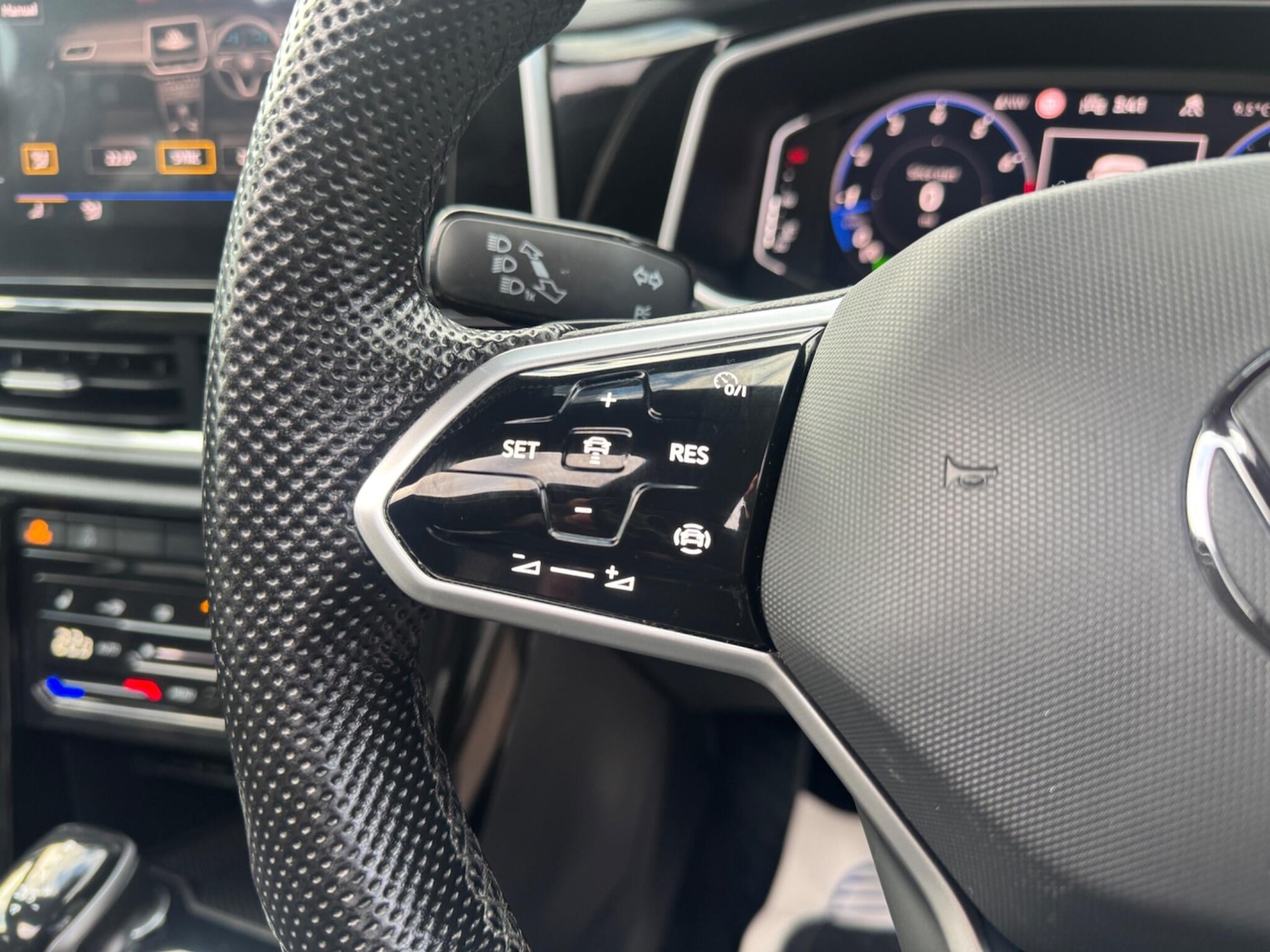 Used Volkswagen T-Roc for sale - 77704814: Photo 30