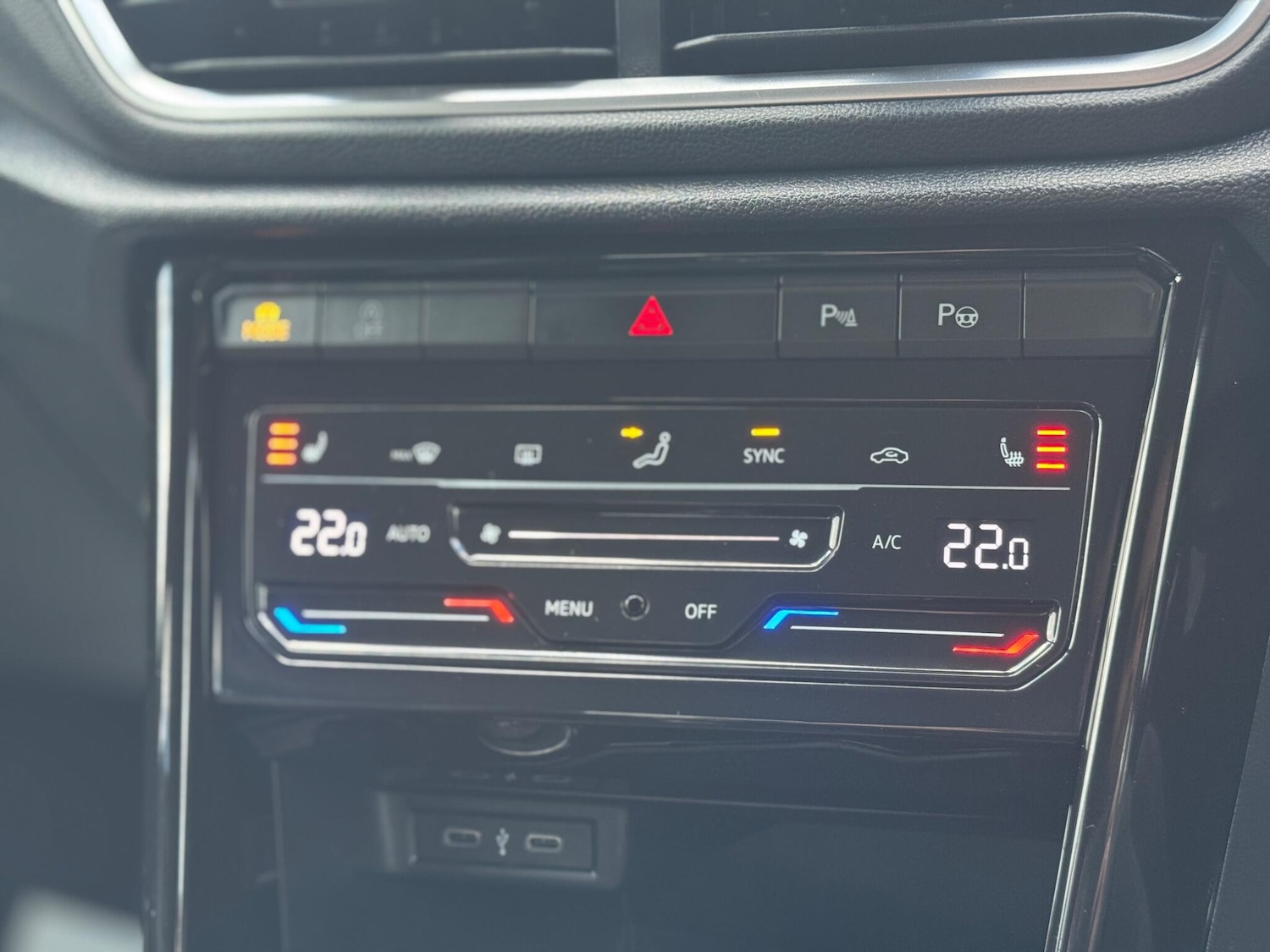 Used Volkswagen T-Roc for sale - 77704814: Photo 32