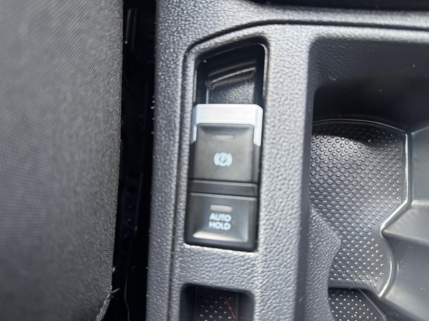 Used Volkswagen T-Roc for sale - 77704814: Photo 34