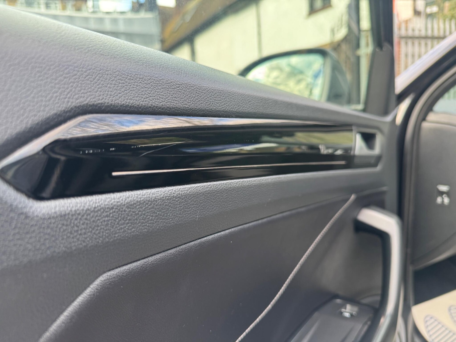 Used Volkswagen T-Roc for sale - 77704814: Photo 35