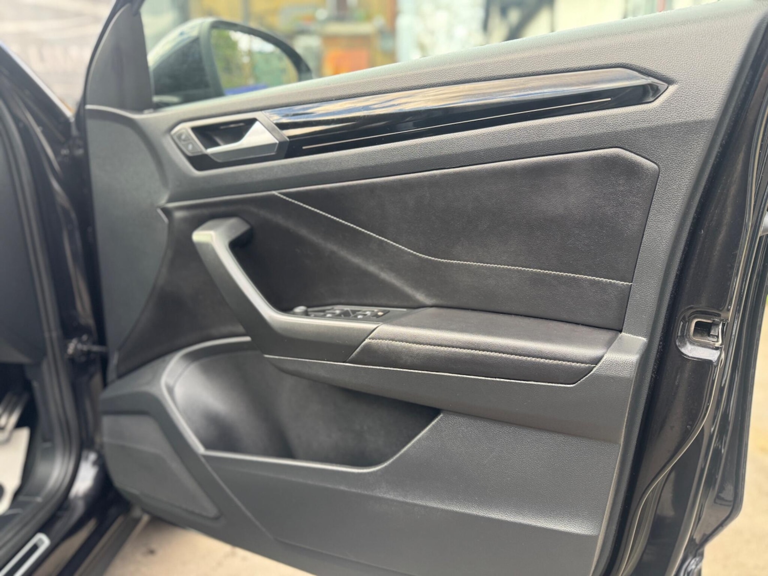 Used Volkswagen T-Roc for sale - 77704814: Photo 37