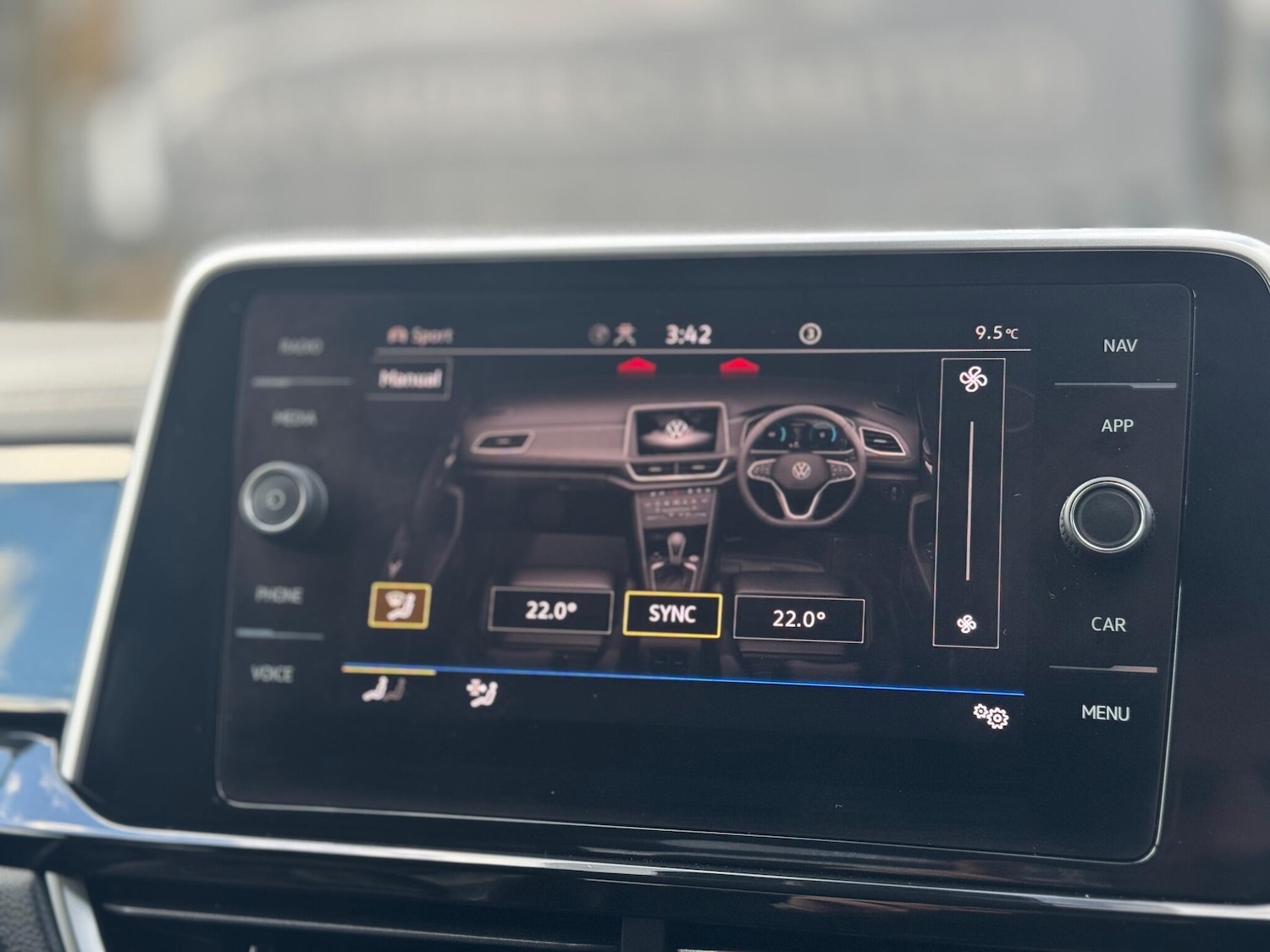 Used Volkswagen T-Roc for sale - 77704814: Photo 39