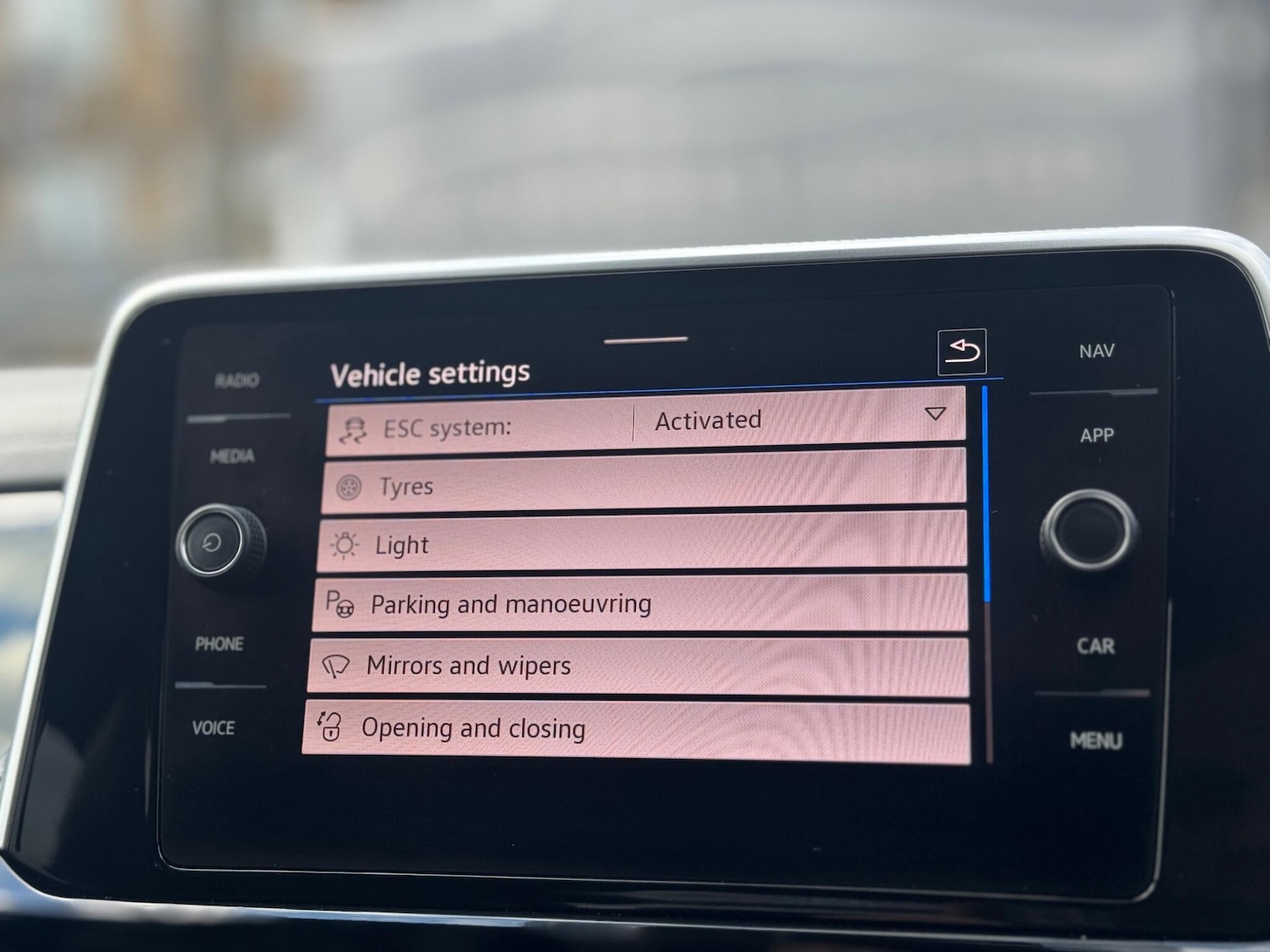 Used Volkswagen T-Roc for sale - 77704814: Photo 43