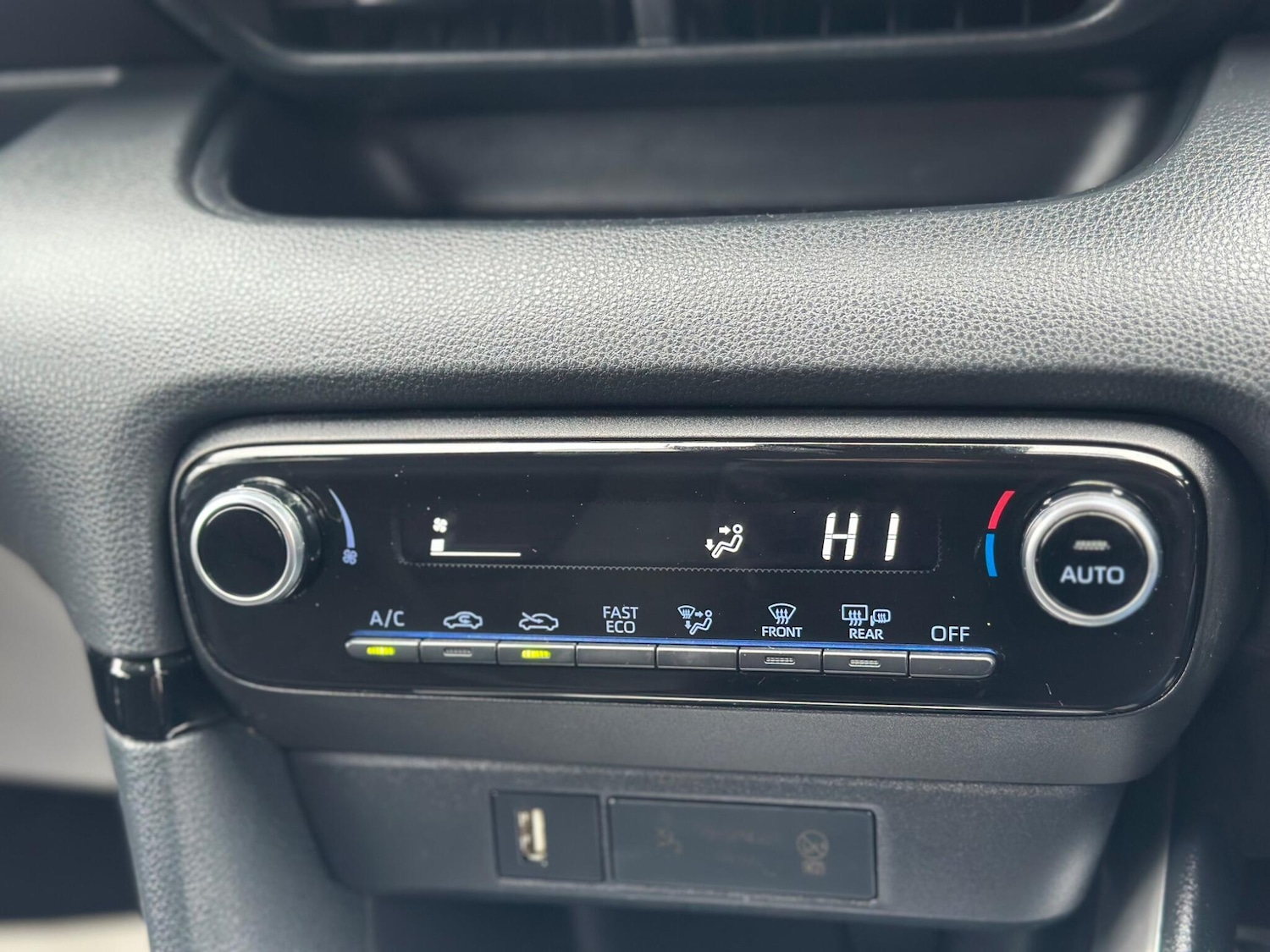 Used Toyota Yaris 2022 for sale - 77645938: Photo 12