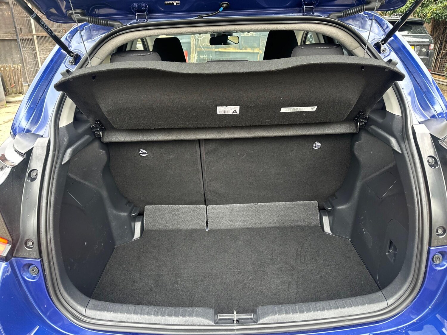 Used Toyota Yaris 2022 for sale - 77645938: Photo 27