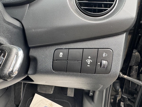 Used Hyundai i10 2017 for sale - 76020686: Photo 20