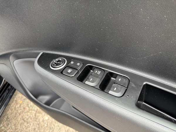 Used Hyundai i10 2017 for sale - 76020686: Photo 21