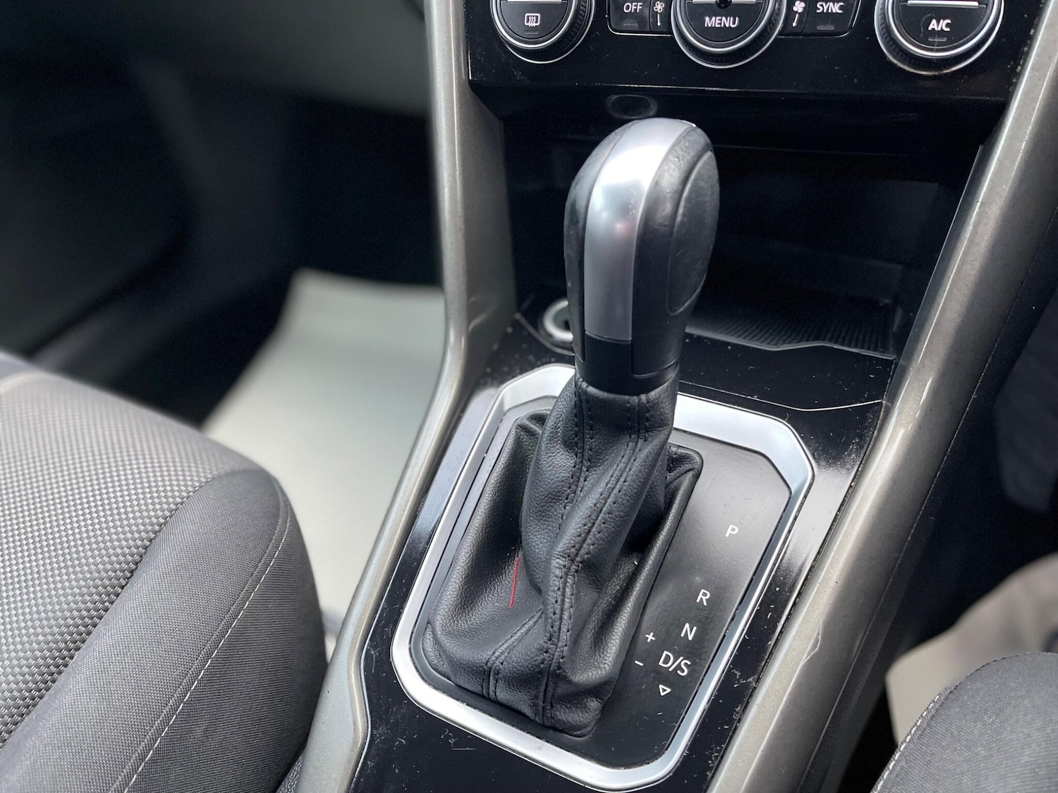 Used Volkswagen T-Roc 2020 for sale - 76688780: Photo 15