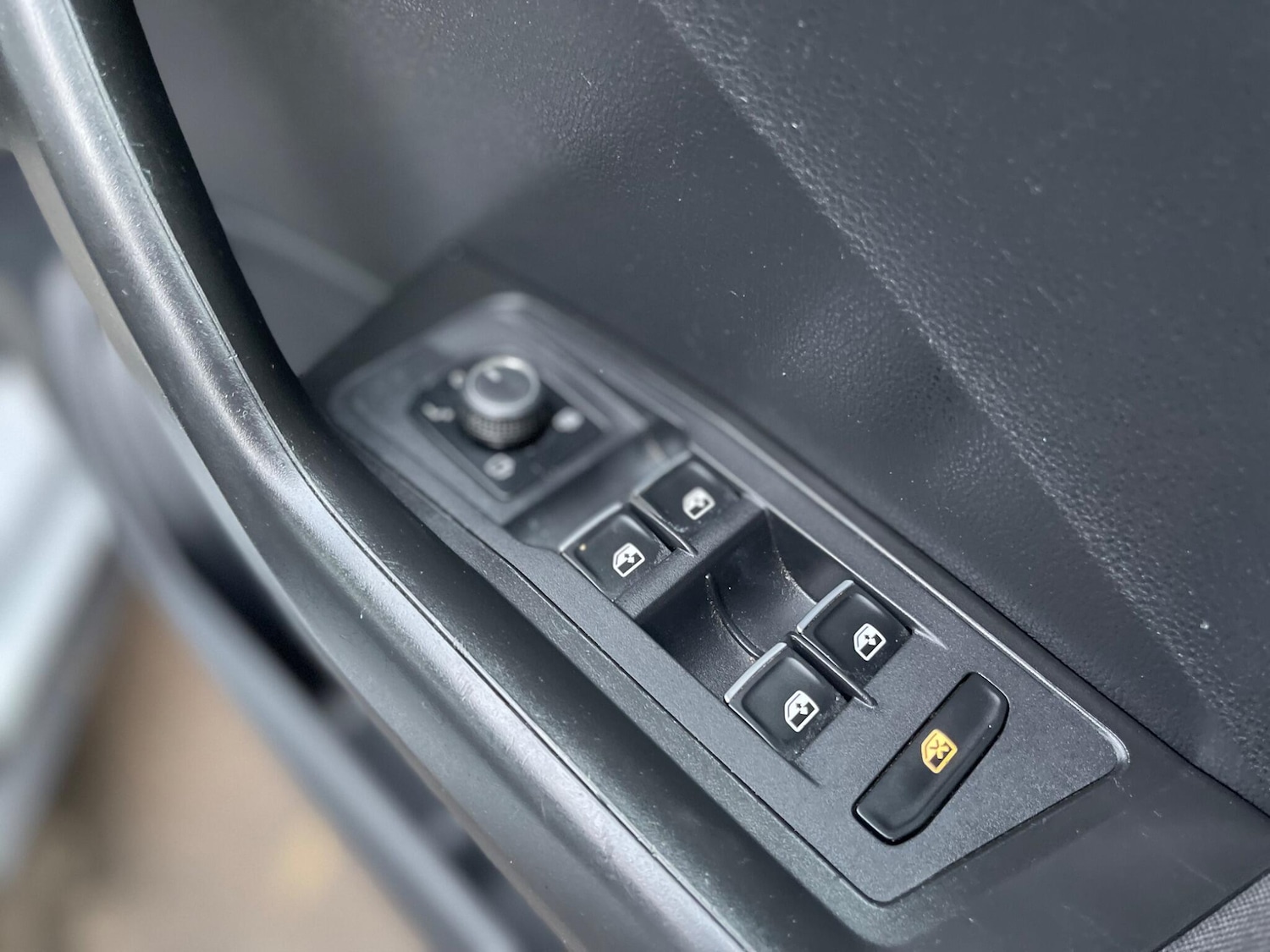 Used Volkswagen T-Roc 2020 for sale - 76688780: Photo 28