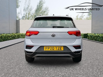 Used Volkswagen T-Roc 2020 for sale - 76688780: Photo