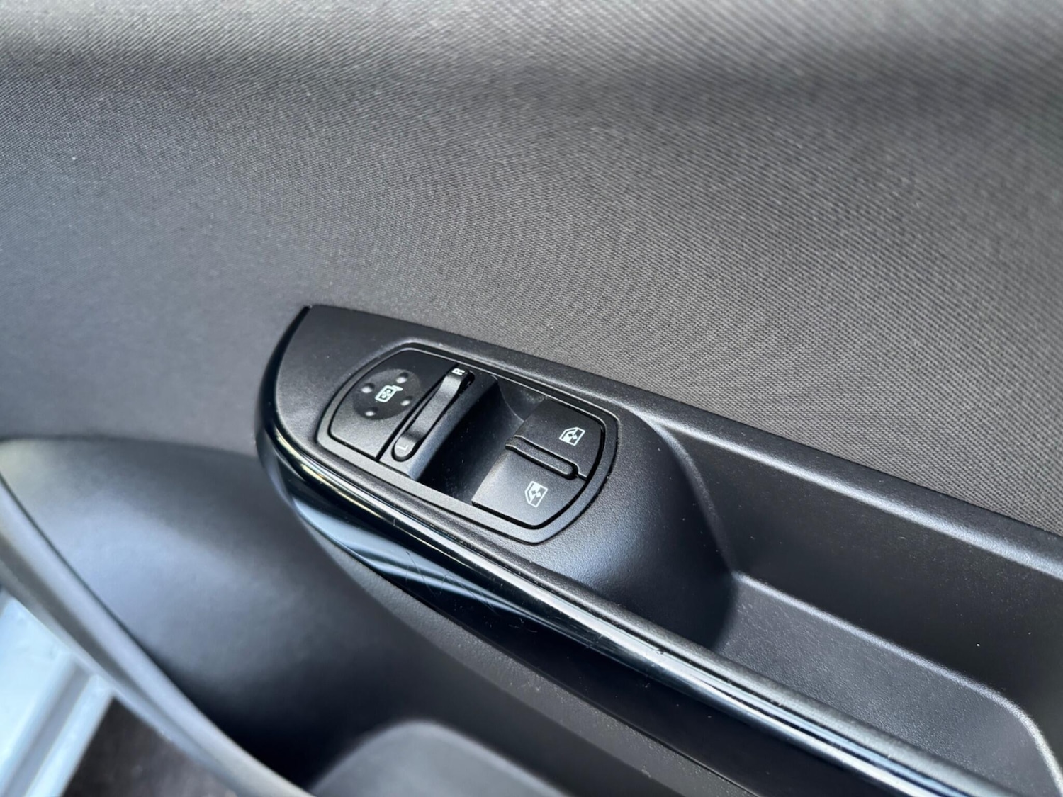 Used Vauxhall Corsa 2017 for sale - 77015619: Photo 29