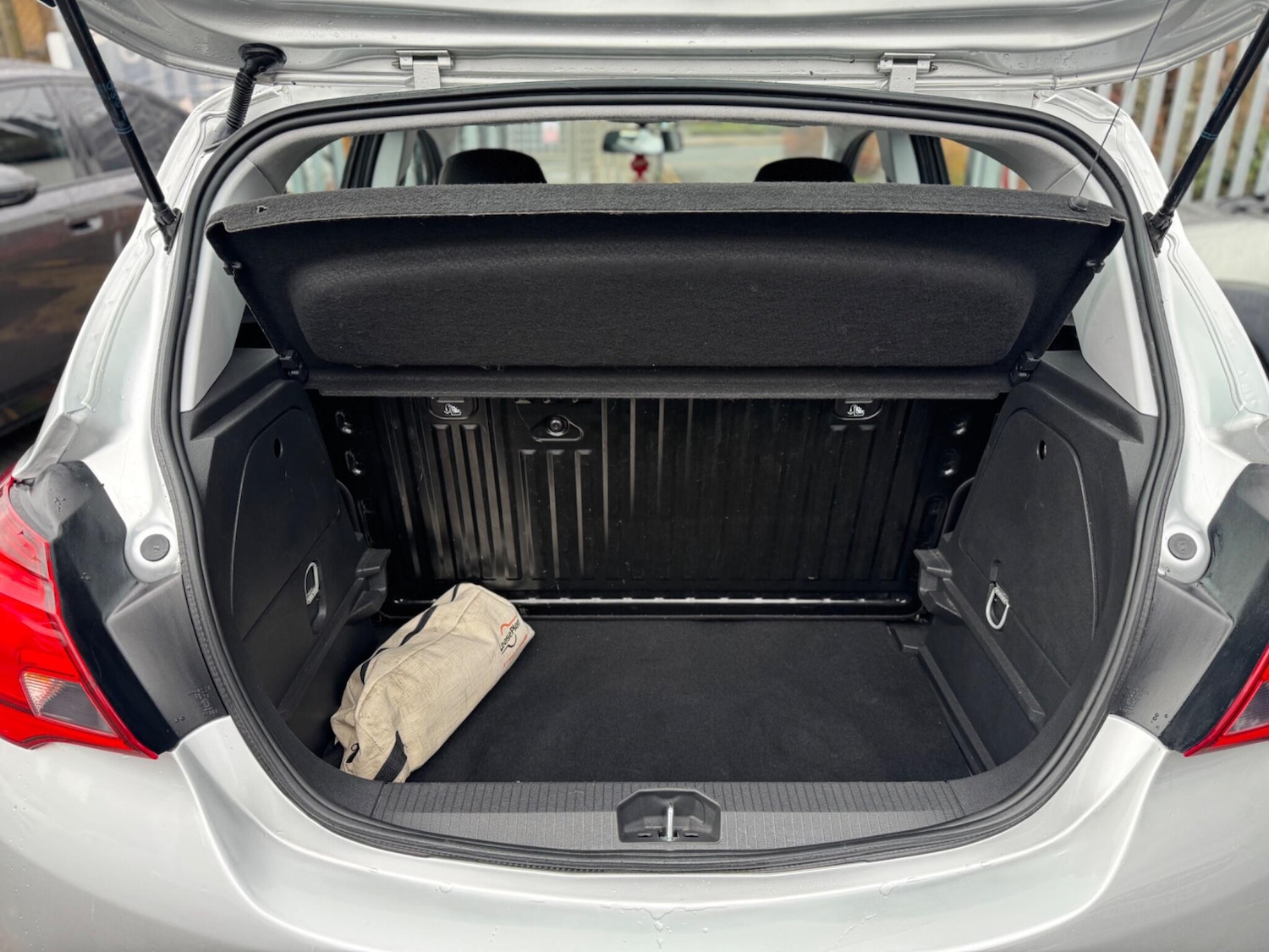 Used Vauxhall Corsa 2017 for sale - 77015619: Photo 32