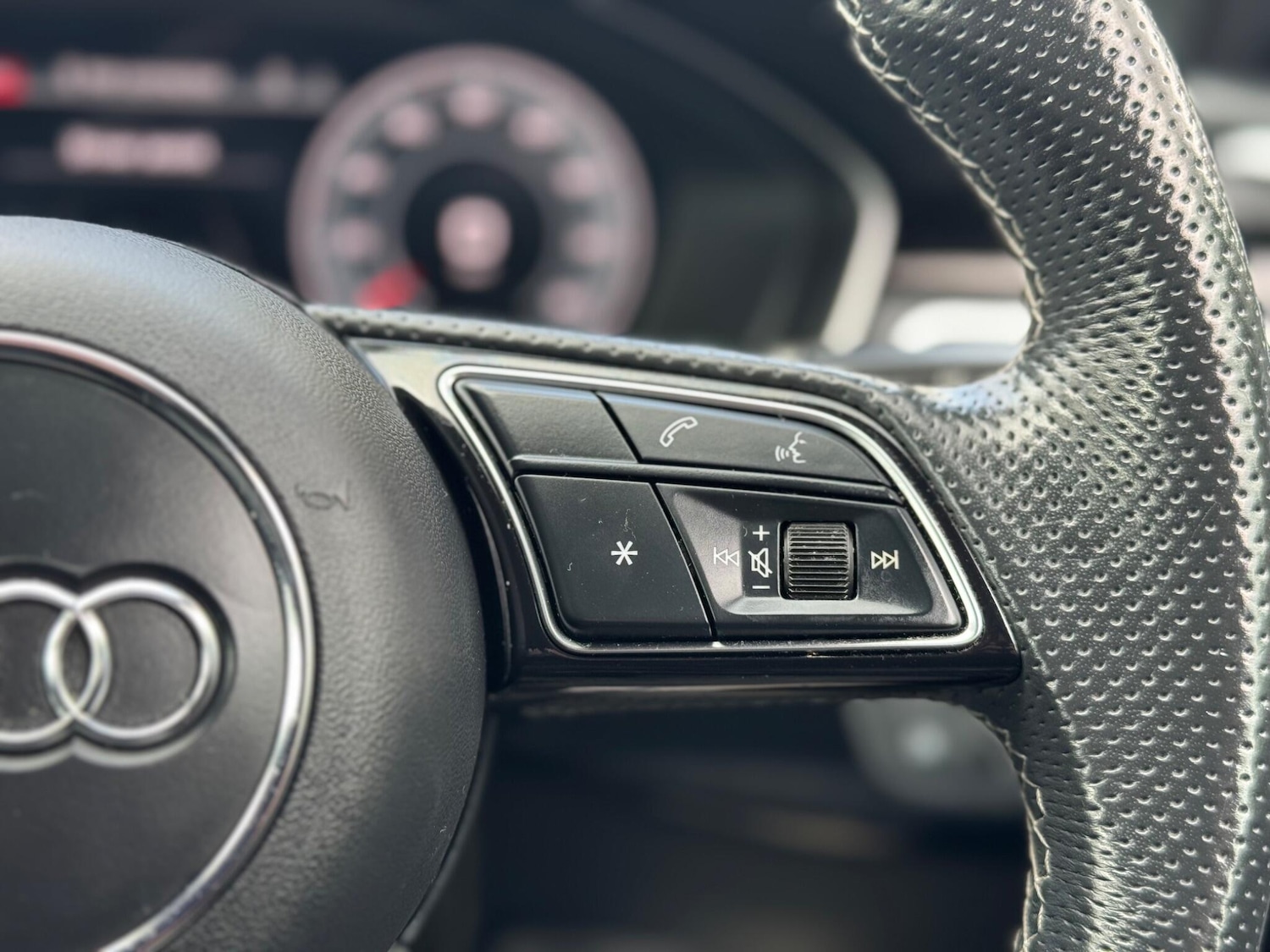 Used Audi A4 for sale - 78205309: Photo 48