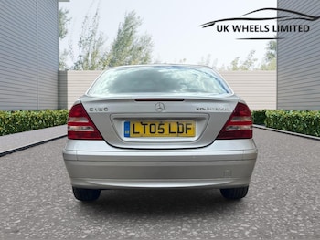 Used Mercedes-Benz C-Class 2005 for sale - 75401324: Photo