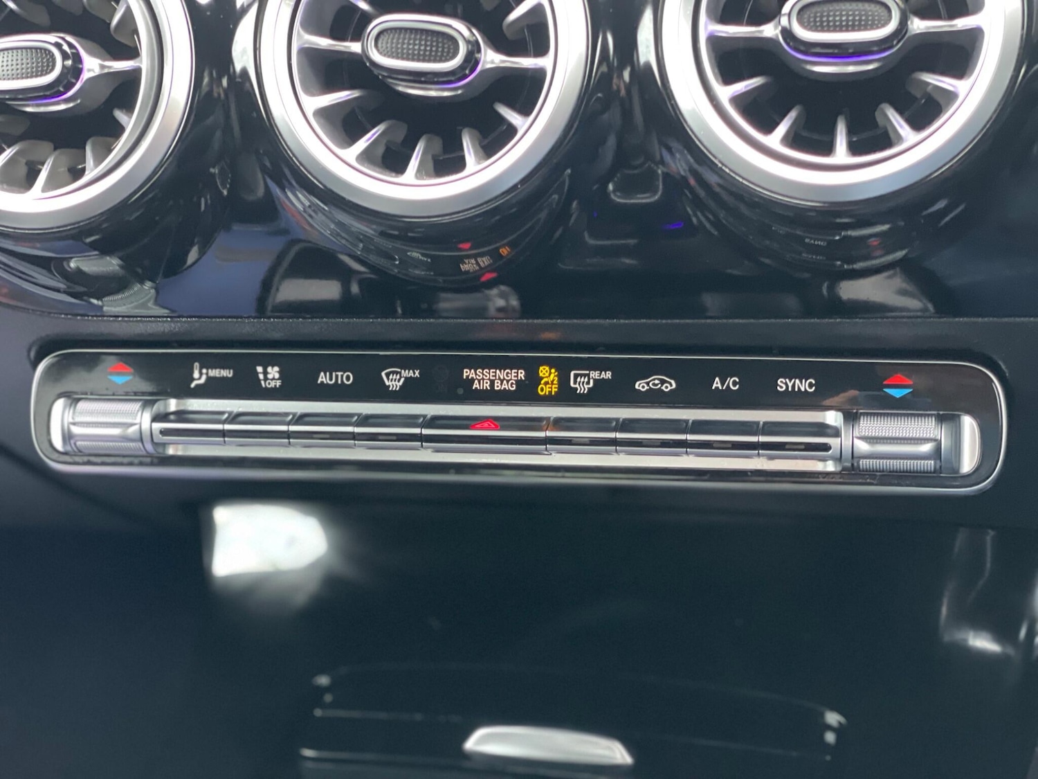 Used Mercedes-Benz CLA 2022 for sale - 76388516: Photo 25